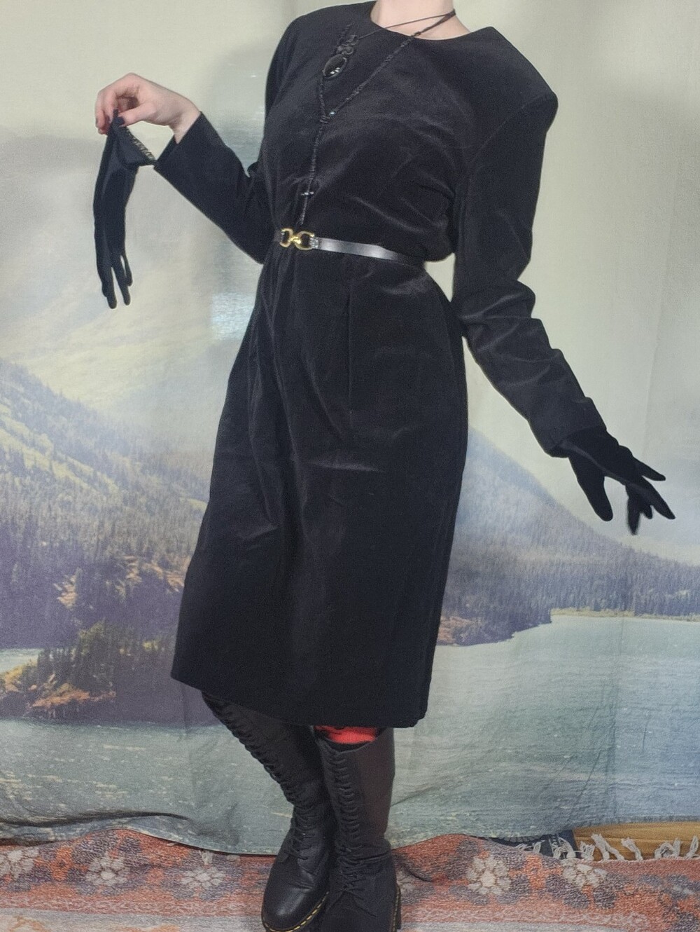 Vtg 80s Trad Goth Leslie Fay Velvet Long-Sleeve Black Midi Dress Halloween